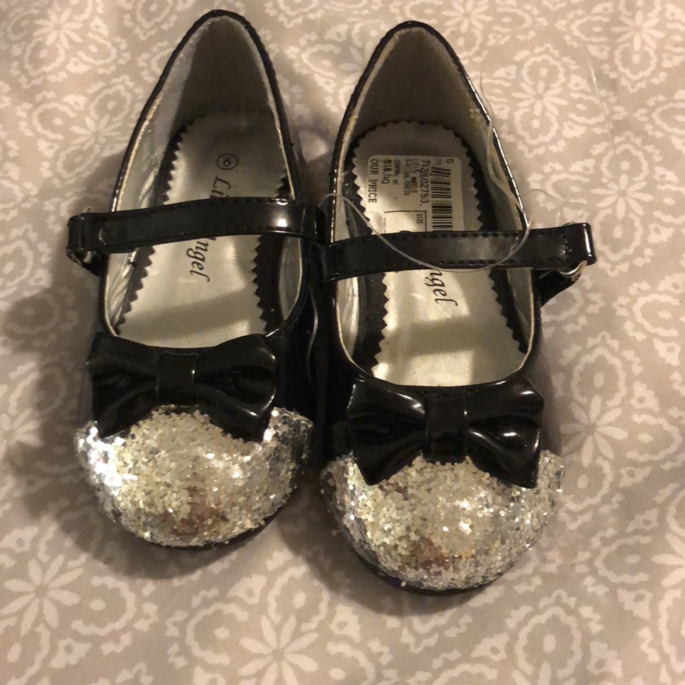 Baby doll shoes with scraps